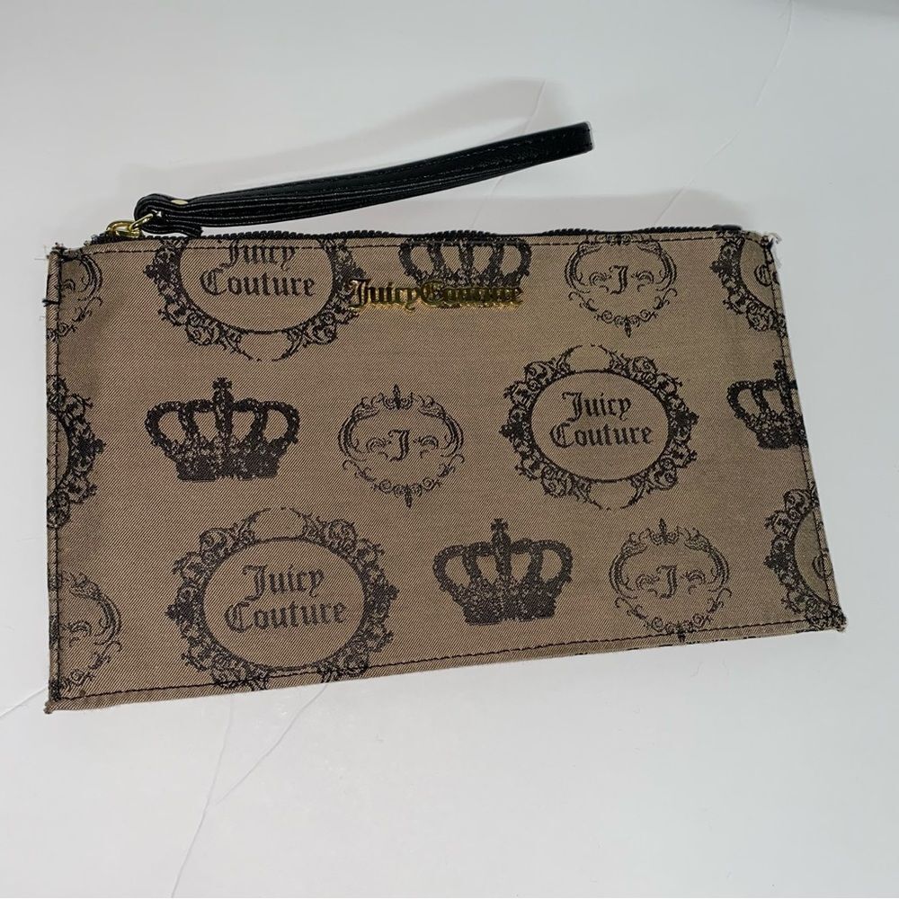 Juicy Couture Medallion clutch wristlet NWOT